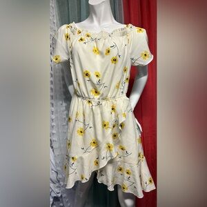 Mint of Blush - cream with yellow flowers - large